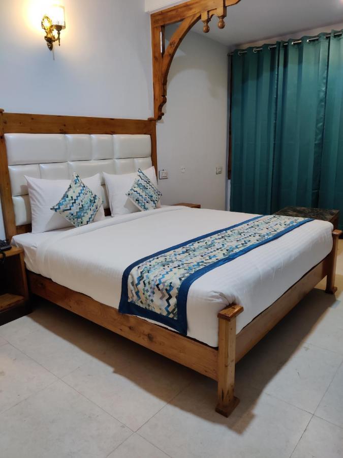 Bed and Breakfast Golden Oak Šimla Exteriér fotografie